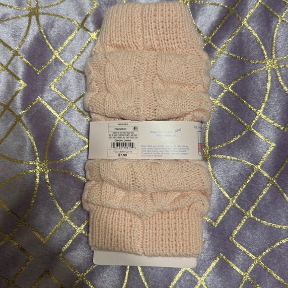 💥 LOWEST PRICE NWT (unless you bundle!) - Picture 3 of 4